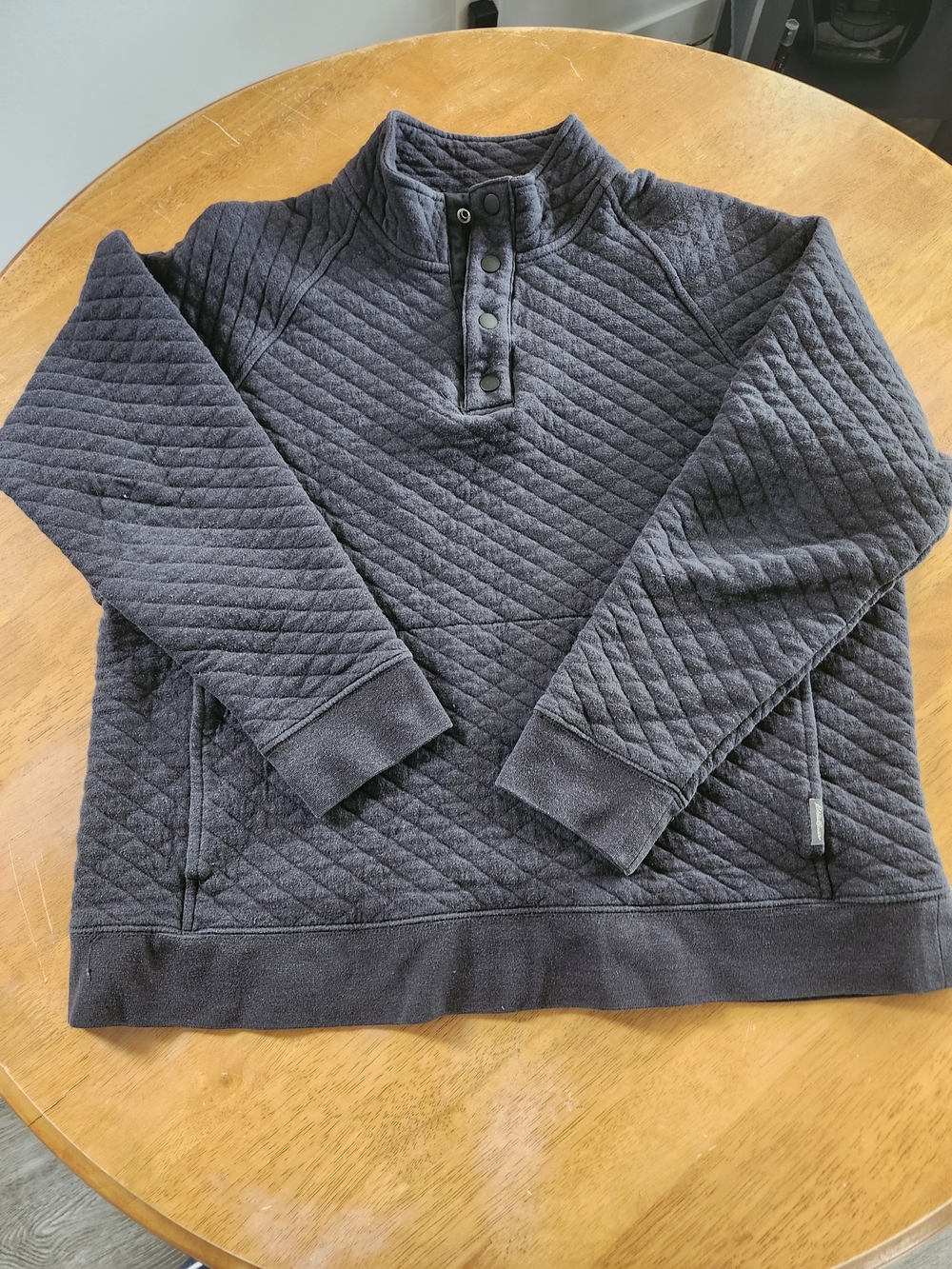 Eddie Bauer Men's Quilted Pullover, Charcoal, 1/4 Snap, Pouch Pocket Large